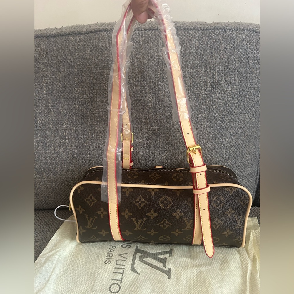 Brown Monogram Canvas Shoulder hang on Bag - Picture 2 of 11